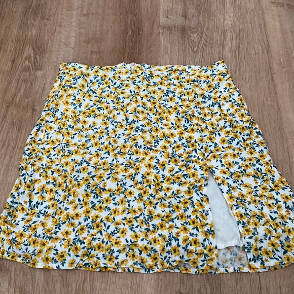 Isabelles Cabinet mini skirt - Picture 1 of 2